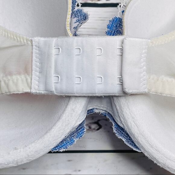 Victoria's Secret body by Victoria perfect coverage blue white lace - Picture 7 of 15